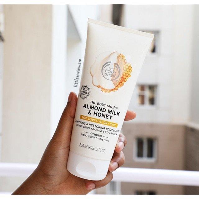 Review kem dưỡng da The Body Shop Almond Milk and Honey Soothing and Restoring Body Lotion