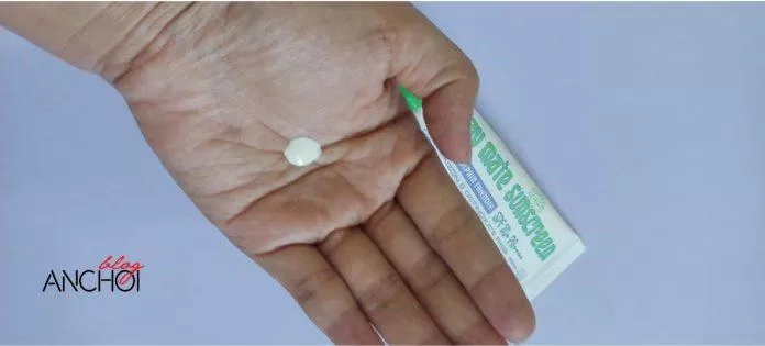 Review kem chống nắng Chasin’ Rabbits G’day Mate Sunscreen: kem chống nắng vật lí thuần chay thân thiện với sinh vật biển Kem chống nắng Chasin Rabbits có kết cấu dạng kem texture mịn. Nguồn: Minh Vy