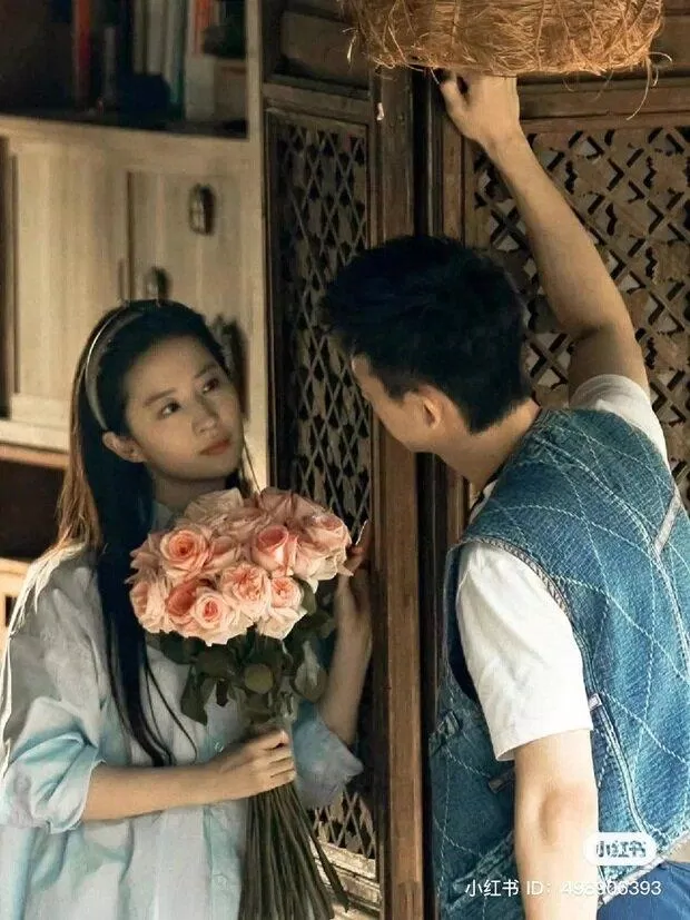 Đi Đến Nơi Có Gió: Bộ phim chữa lành mà các mọt phim Trung không nên bỏ lỡ Bức ảnh cực hot của Lưu Diệc Phi và Lý Hiện trong bộ phim ( ảnh: internet).