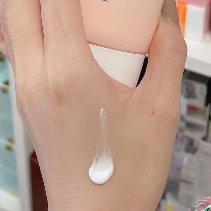 Review kem chống nắng MoonLook Glutathione UV Sun Cream có tốt không? bà bầu dùng được không? (Ảnh: Internet).