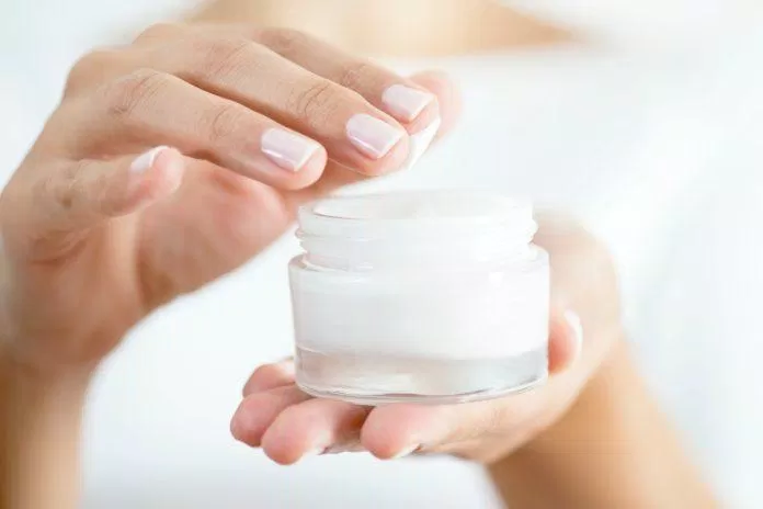 TOP 10 kem dưỡng da tốt nhất năm 2023 giúp dưỡng da ẩm mịn, sáng khỏe hơn Tùy thuộc vào loại da mà bạn chọn sản phẩm sao cho phù hợp (Ảnh: Internet)